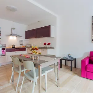 santa-sofia-apartments.hotelinveneto.com/